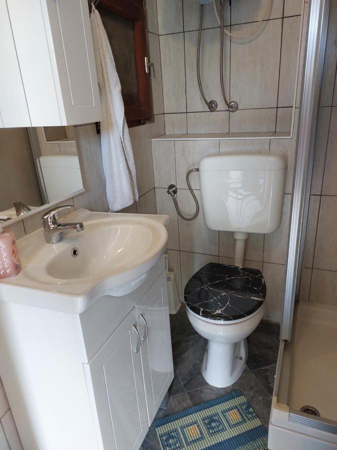 Apartmani Igercic Stinica Esterno foto